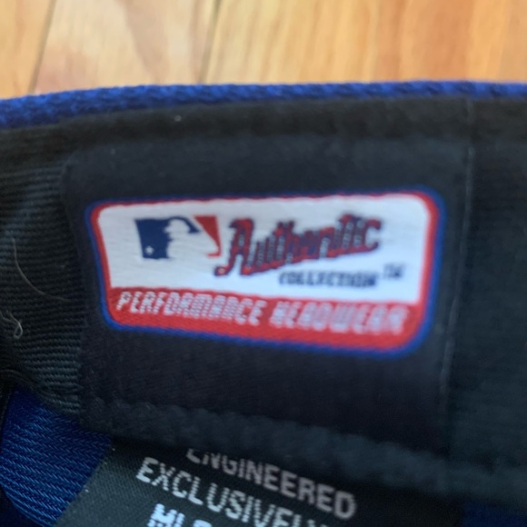 Authentic Blue Jays fitted baseball hat - size 7 - Picture 4 of 7